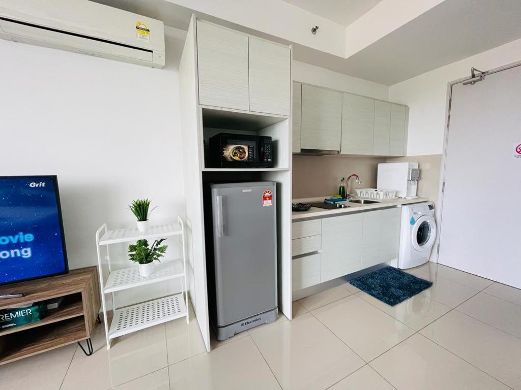 Homestay I-City Cantik, Tenang, Wifi, 4K Smart Tv, Netflix, Coway, Free Parking Shah Alam Exterior foto