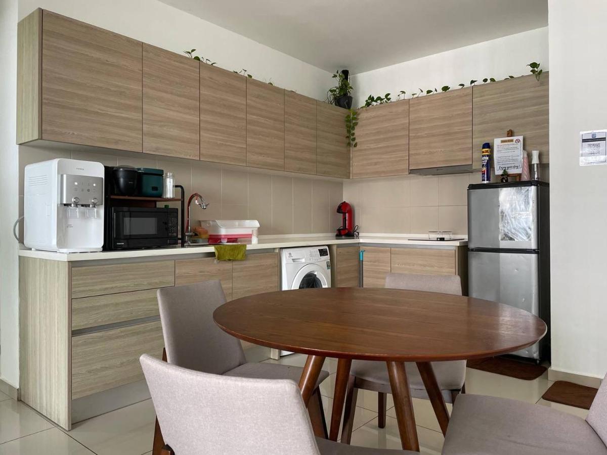 Homestay I-City Cantik, Tenang, Wifi, 4K Smart Tv, Netflix, Coway, Free Parking Shah Alam Exterior foto